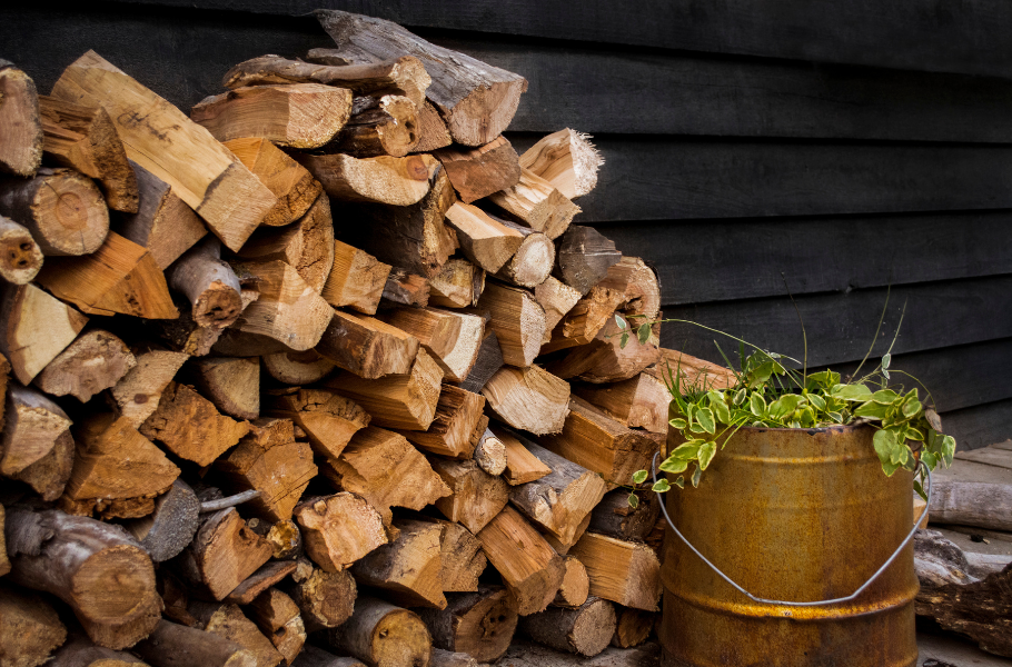 How Much Firewood Do You Need to Order in Bulk?